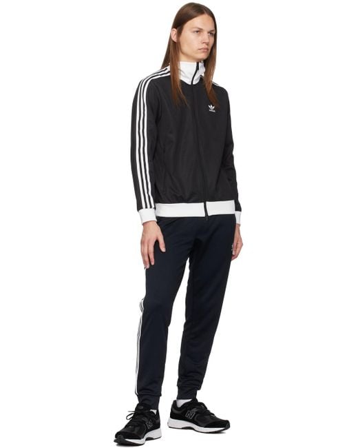 New Balance Black 2002 for men