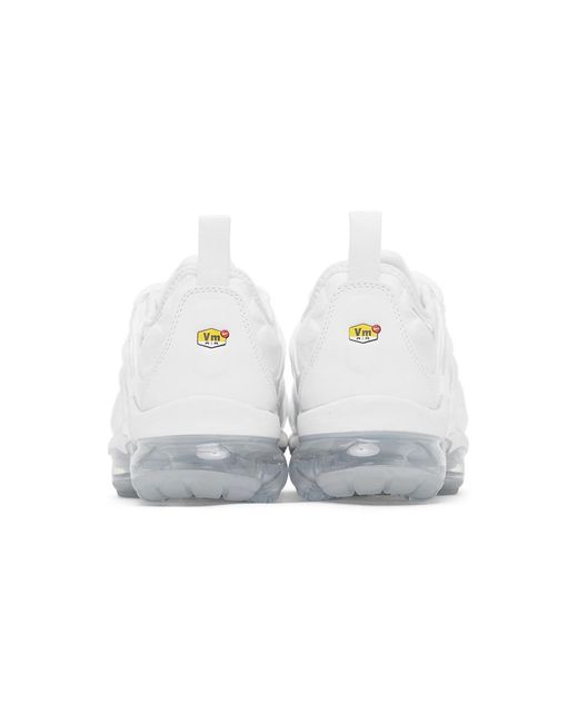 white air vapormax plus sneakers