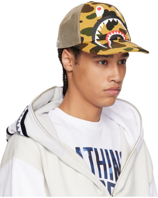 Casquette De Camionneur Jaune Et À Requin Emblématique Et À Motif 1St Camo A Bathing Ape pour homme en coloris White