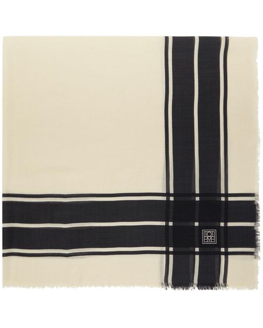 Foulard de style couverture blanc cassé et noir en soie et laine Totême  en coloris Black