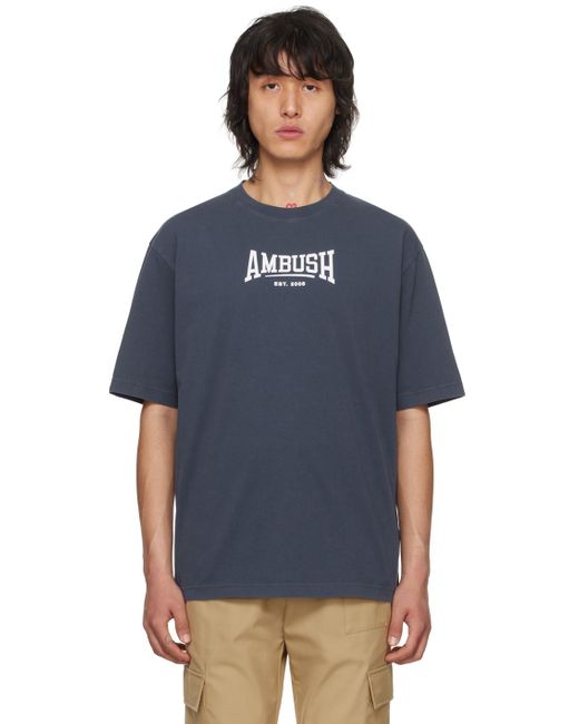 T-shirt bleu marine à logo et texte imprimés Ambush pour homme en coloris Blue