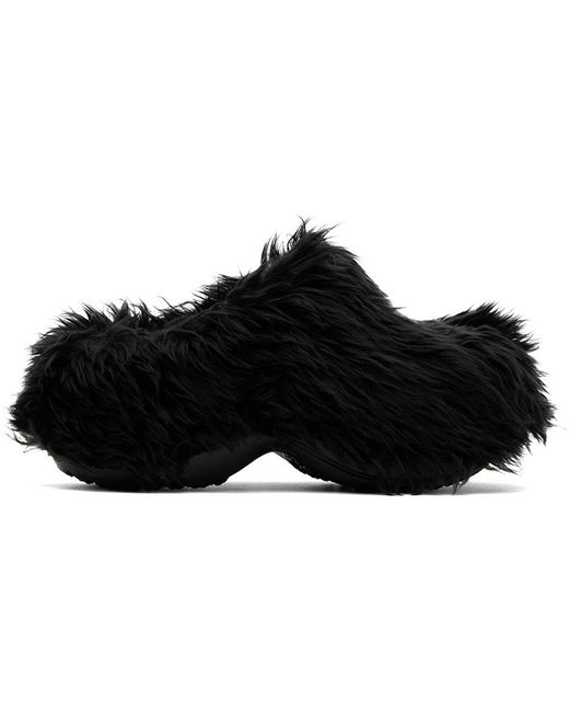 Mules noires en fourrure synthétique édition crocs Balenciaga pour homme en coloris Black