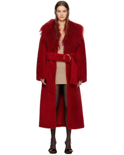 Manteau 'le manteau long pilou' rouge en peau retournée - guirlande Jacquemus en coloris Red