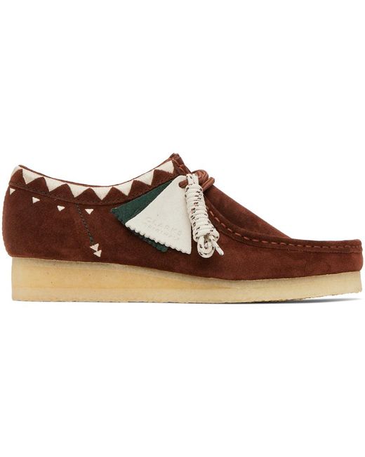 burgundy clarks wallabee