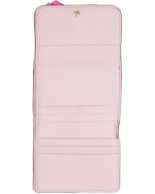 Petit portefeuille rose à breloques à logo et à trois volets Chloé en coloris Pink
