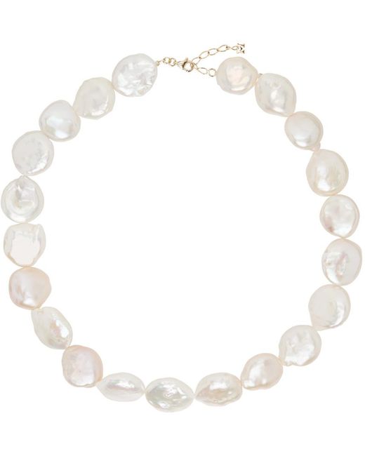 Collier blanc à perles baroques Mateo en coloris White
