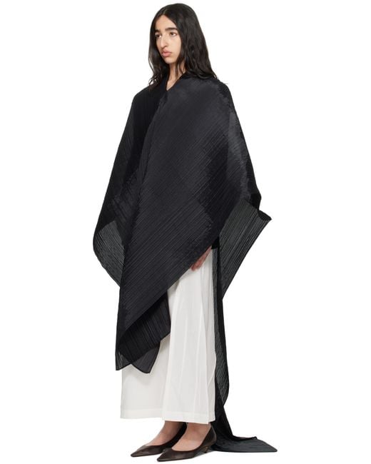 Pleats Please Issey Miyake Basic Madame-T Stole in Black | Lyst