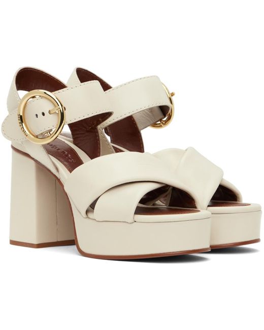 【関税込み】See by Chloe オフホワイト Lyna ヒールサンダル See By Chloé オフホワイト Lyna ヒールサンダル メタリック | Lyst