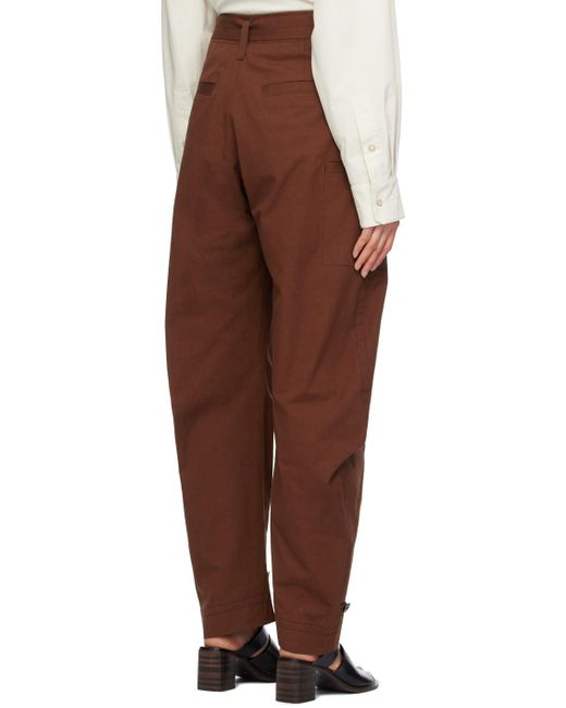Pantalon fuselé brun Lemaire en coloris Red