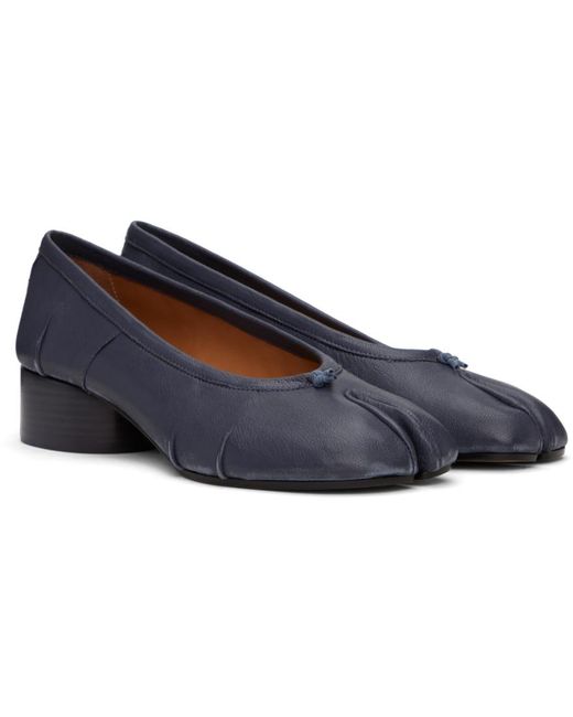 Chaussures à talon bottier de style ballerines bleu marine à bout tabi Maison Margiela en coloris Black