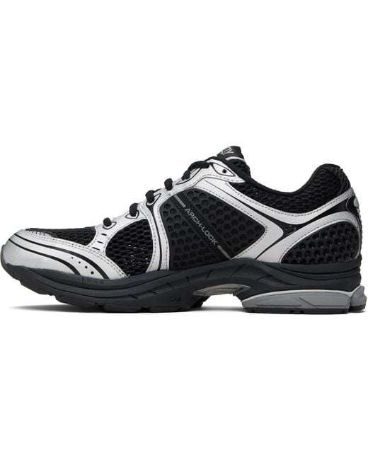 Saucony Black Progrid Triumph 4 Sneakers for men