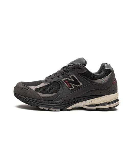 New Balance Black 2002R M2002Rgv" for men
