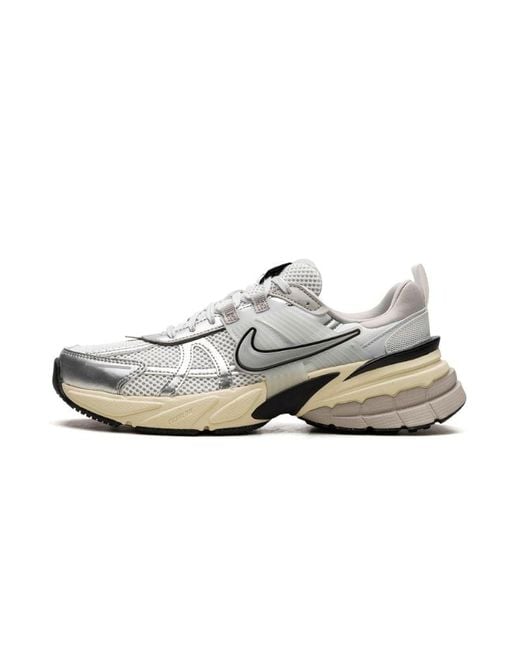Metallic store silver nikes