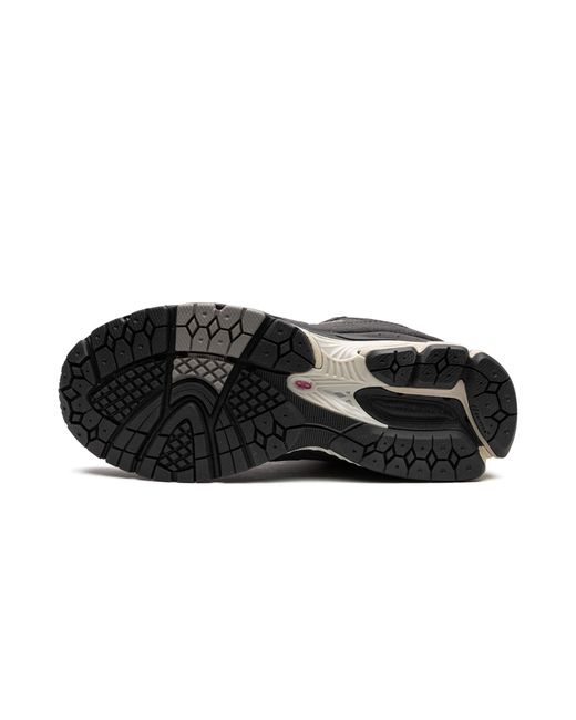 New Balance Black 2002R M2002Rgv" for men
