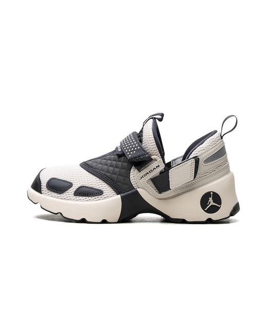 Nike Black Trunner Lx "Light Orewood" Hq2164 102"