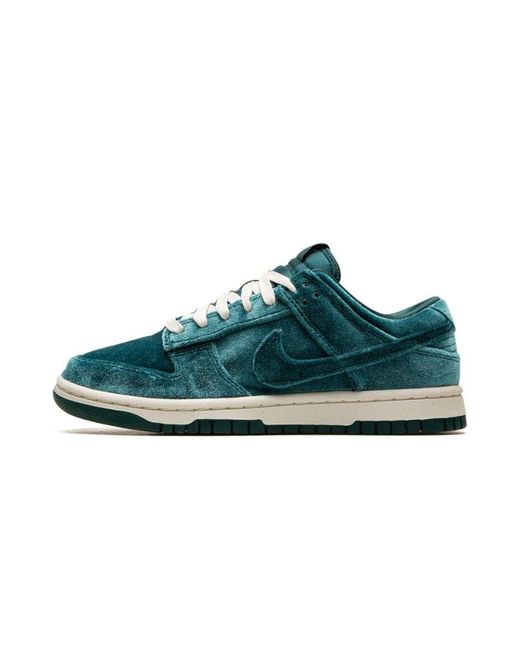 Nike velvet shoes online