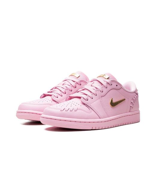 pink nike 1s