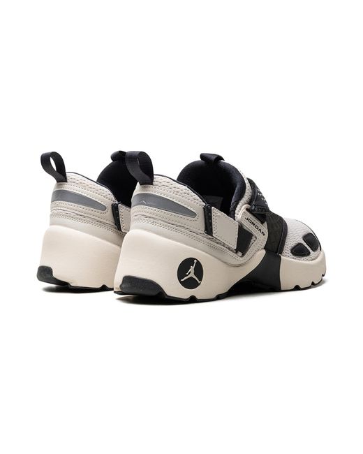 Nike Black Trunner Lx "Light Orewood" Hq2164 102"
