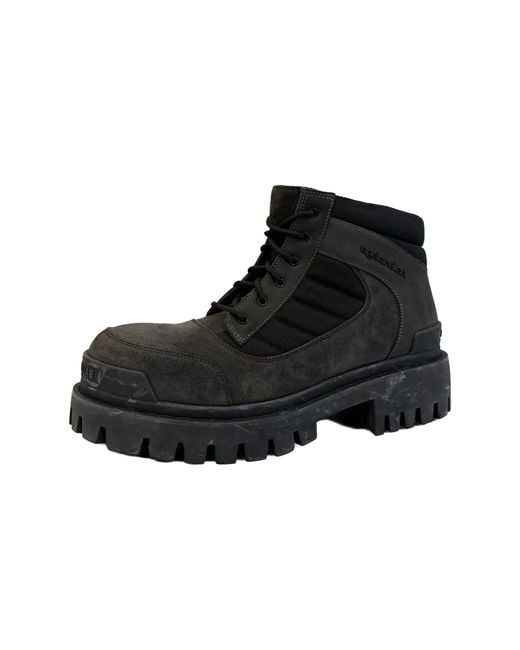 Balenciaga Black Combat Strike Low Boot 867708 Wcb45 2010" for men