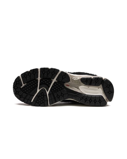 New Balance Black 2002R "Protection Pack for men