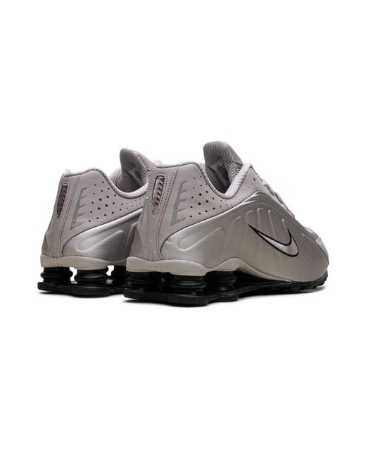 Nike Black Shox R4 "College" Ih0265 009" for men