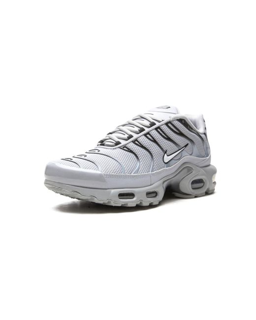 Nike hotsell grey shoes