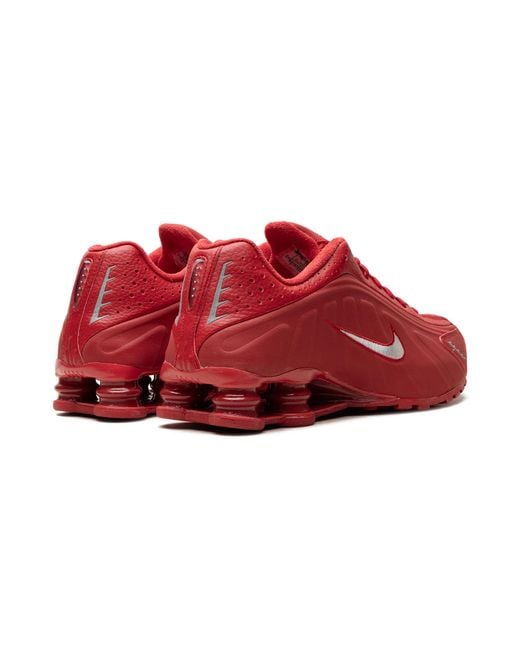 Nike Red Shox R4 Iq0608 687" for men