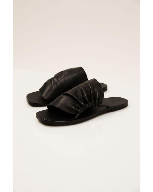 St. Agni Black Gathered Slides
