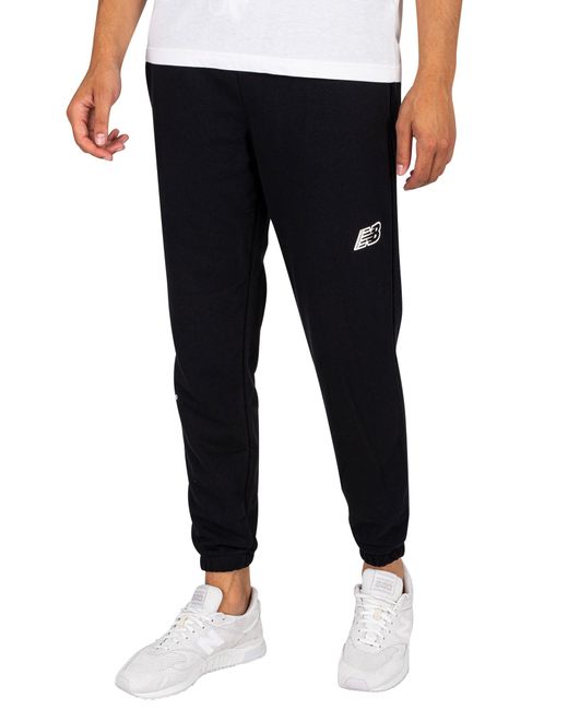 New Balance Essentials Magnify Fleece Relaxed Joggers in Black for Men ...