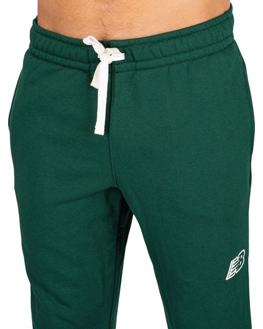 New Balance Essentials Magnify Fleece Relaxed Joggers in Green for Men |  Lyst