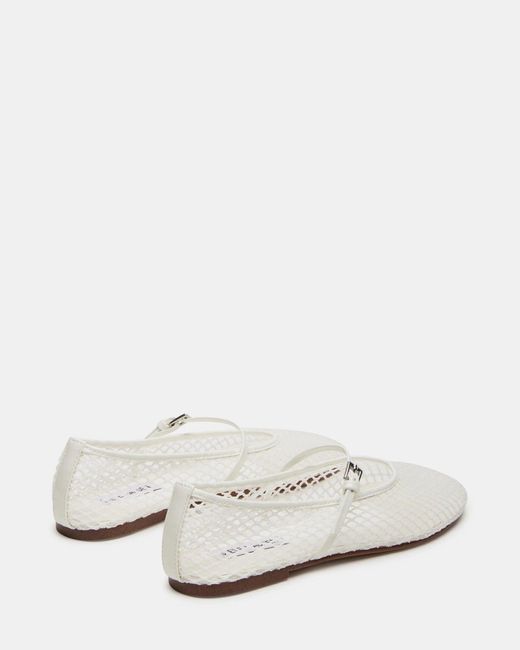 Steve Madden White Mags