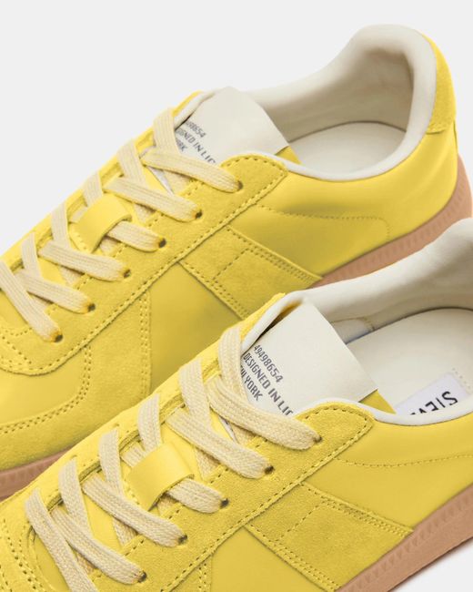 Steve Madden Yellow Dixin