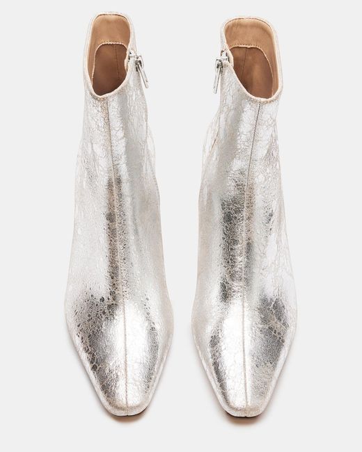 Steve Madden White Delvie