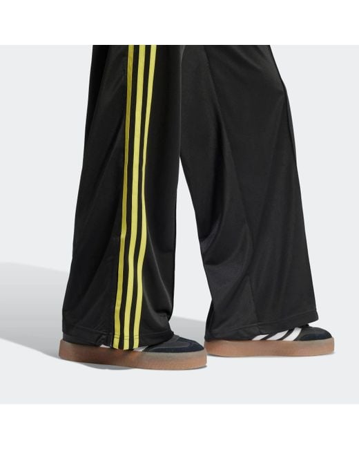 Adidas Originals Adidas Classics Firebird Loose Track Pants W in Black für Herren