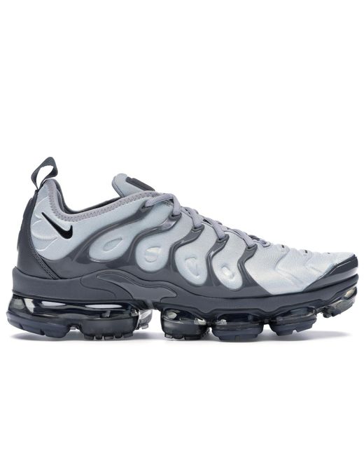 black and gray vapormax plus