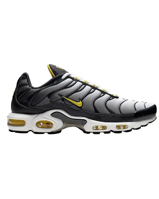 black and silver air max plus