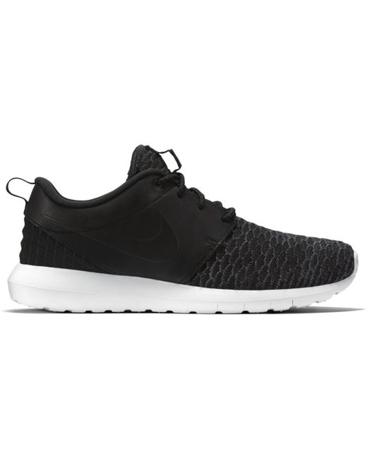 roshe run black white