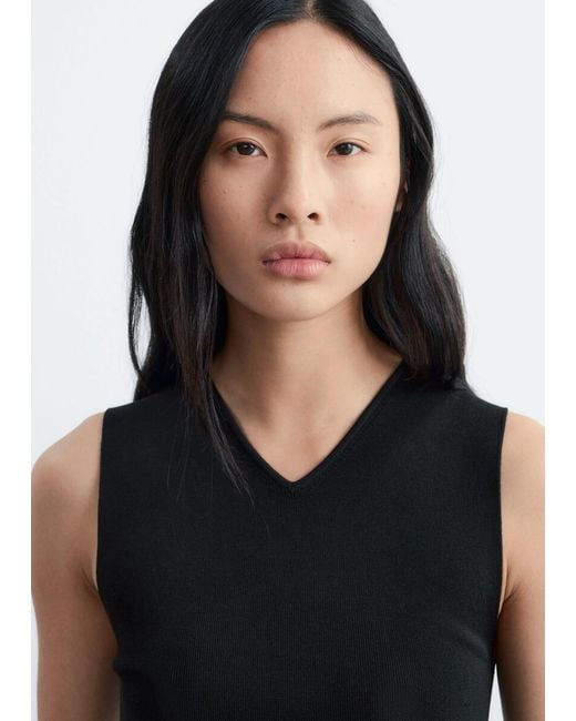 & Other Stories Black Sleeveless V-Neck Knitted Top