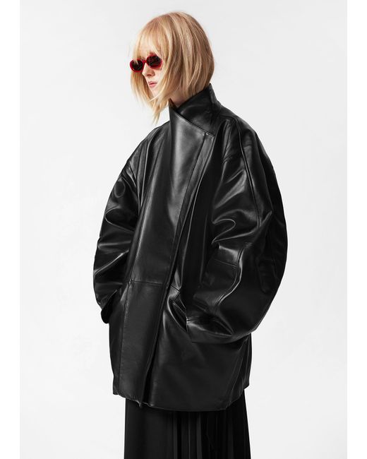 & Other Stories Black Oversized-Lederjacke Mit Kokonsilhouette
