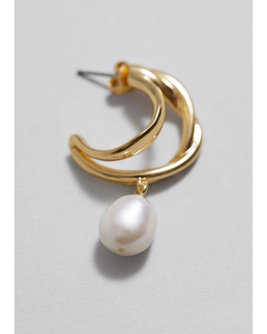 & Other Stories White Intertwined Freshwater Pearl Hoops