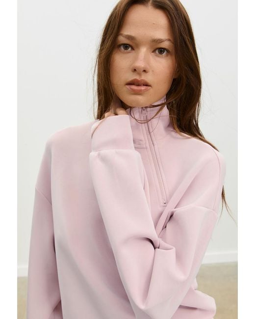 Felpa Con Cerniera Laterale Morbida Al Tatto di Stradivarius in Pink