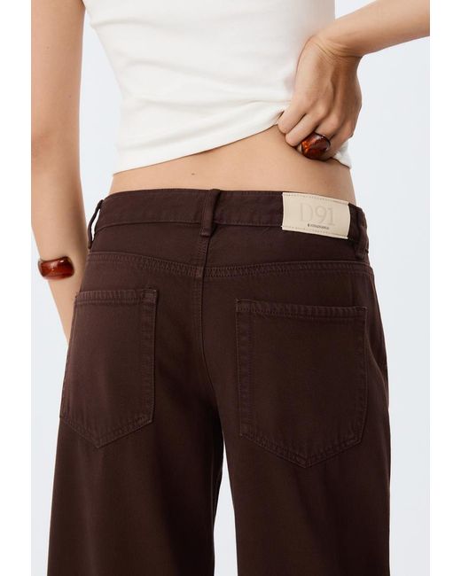 D91 Jeans Vita Bassa Gamba Larga di Stradivarius in White