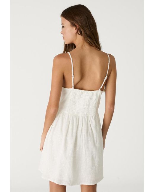 Vestito Fluido Corto di Stradivarius in White