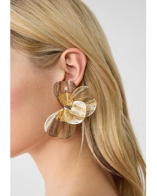 Orecchini A Ventaglio Con Fiore Maxi di Stradivarius in White