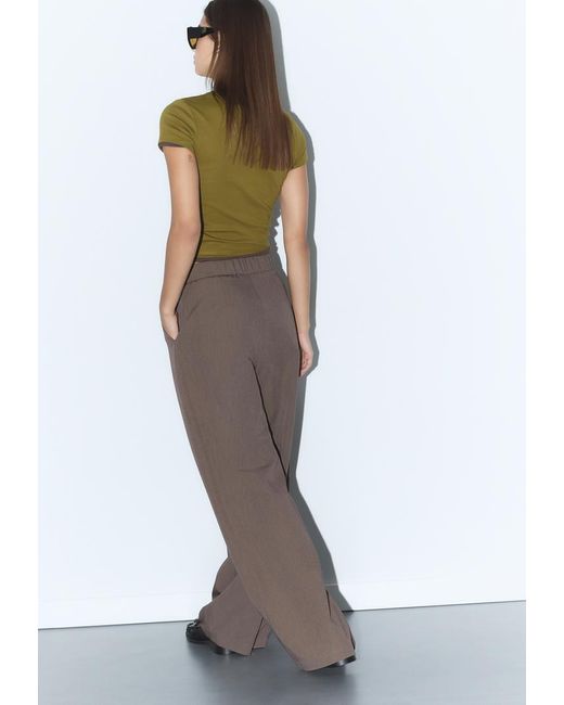Pantalone Elegante Pinces Coulisse di Stradivarius in Brown