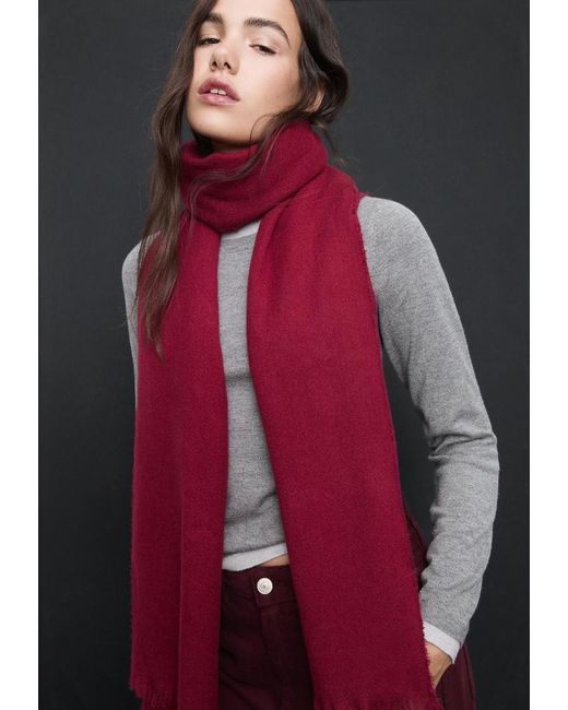 Sciarpa Basic di Stradivarius in Red