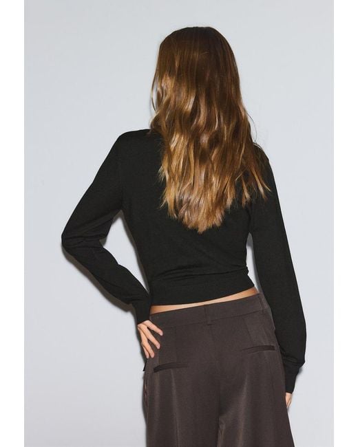 Cardigan Incrociato di Stradivarius in Black