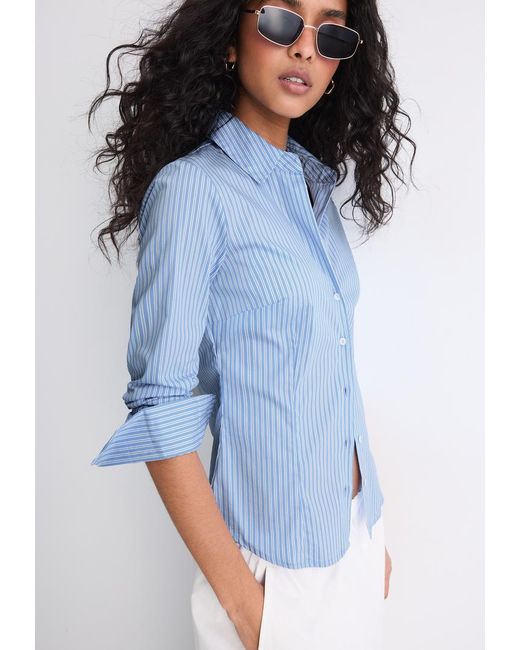 Camicia Basic Fitted A Righe di Stradivarius in Blue