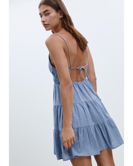 Abito Corto E Fluido Con Lacci Sulla Schiena di Stradivarius in Blue