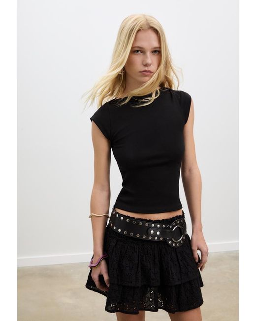 T-Shirt Basic Scollo A Barchetta di Stradivarius in Black
